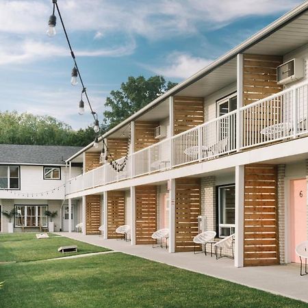 The June Motel, Prince Edward County Picton Exteriér fotografie